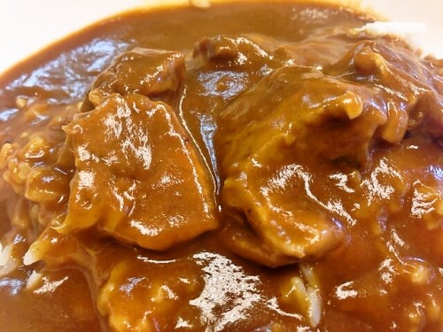 厚切りのビーフがゴロッと。