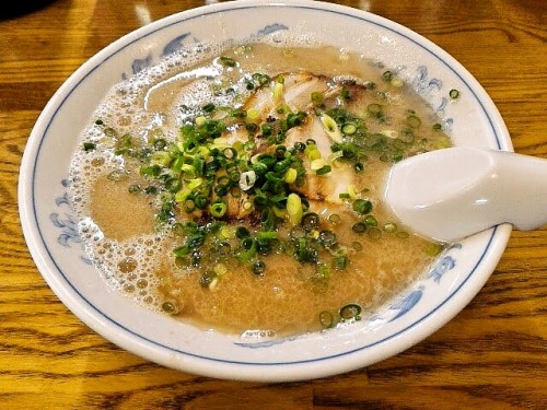 「ばりこて 高田馬場店」で博多ラーメンの❝なま”を食べてみた！